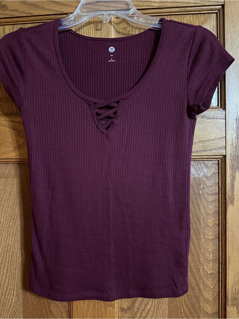 SO Women's Ribbed Short Sleeve Top with Crisscross Scoop Neck - Burgundy